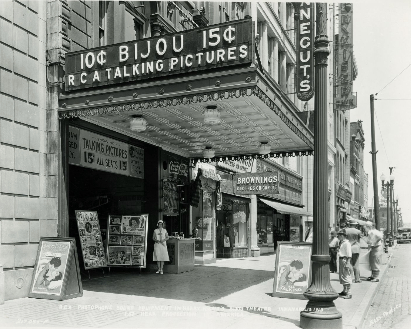 what was the first movie theater in the world