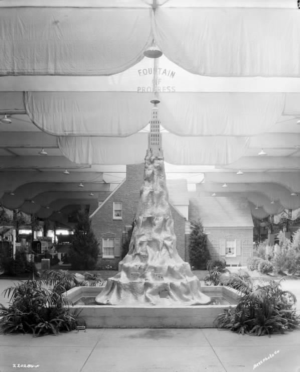 centerpiece-home-exterior-indianapolis-home-show-1931-2-1-cropped.jpg
