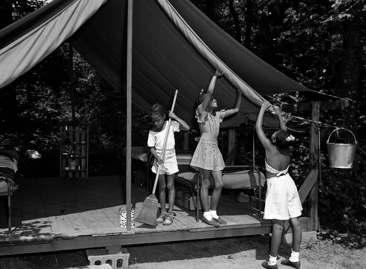 girl-scouts-transplanting-tree-seedlings-at-camp-dellwood-1946-2-1-cropped.jpg