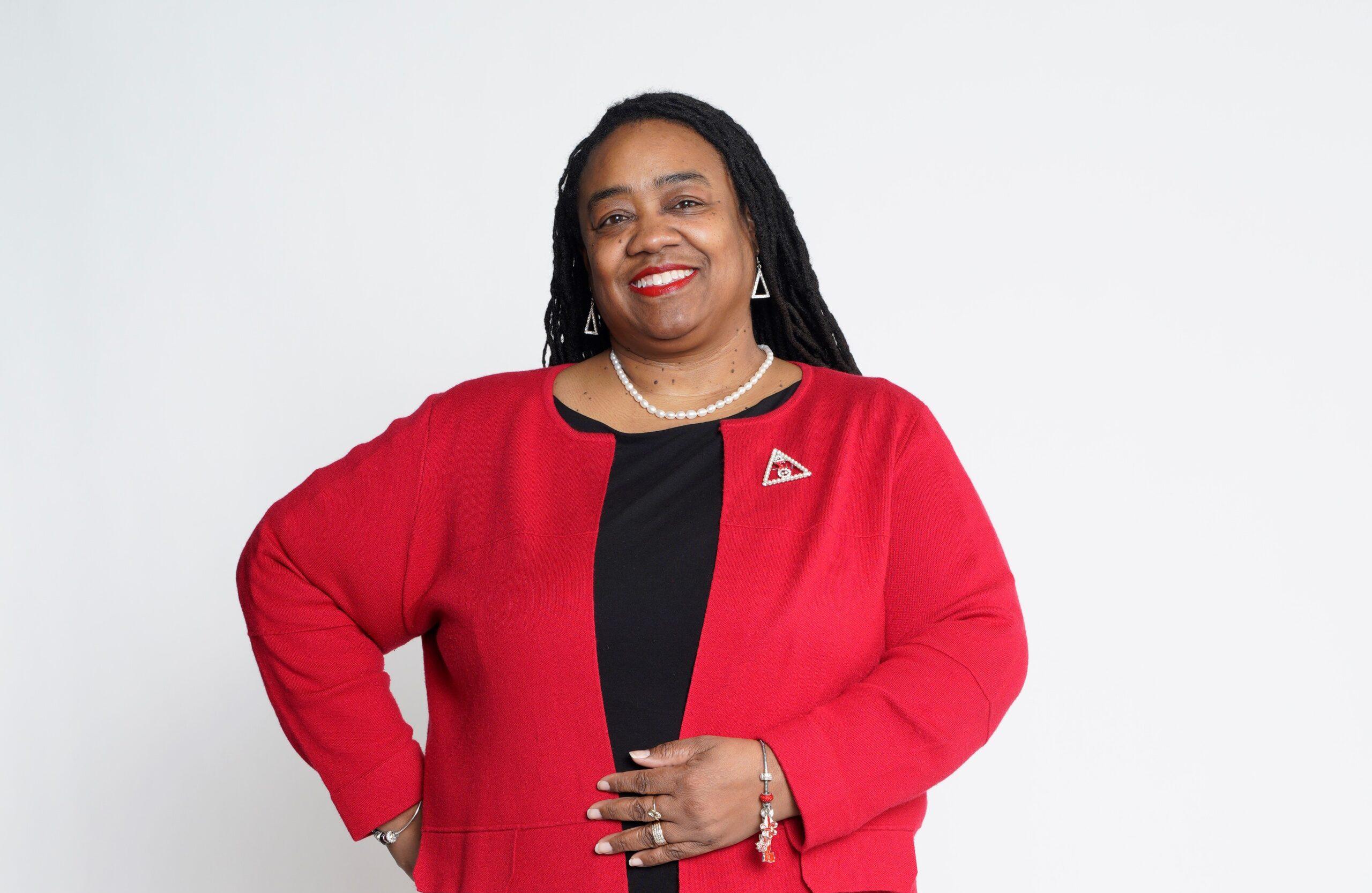 Headshot of Nichelle Hayes.